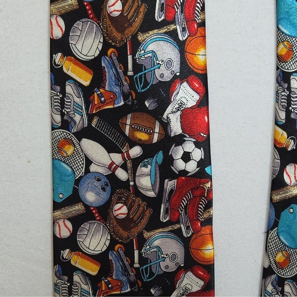 Men's Accessory - Picture 3 of 8